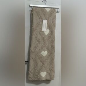 ✨NWT✨ Cupcakes & Cashmere: Decorative Throw